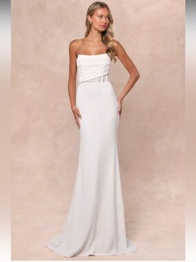 Lulu's Strapless White Evening Gown with Lace Side Cutout